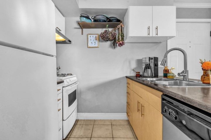 Photo 12 at 203 - 1617 Grant Street, Grandview Woodland, Vancouver East