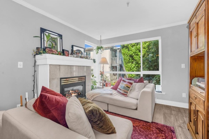 Photo 7 at 203 - 1617 Grant Street, Grandview Woodland, Vancouver East