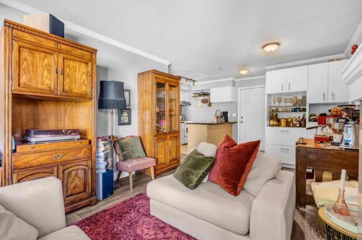 Photo 9 at 203 - 1617 Grant Street, Grandview Woodland, Vancouver East