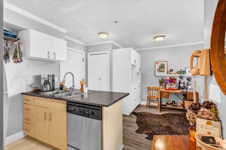 Photo 15 at 203 - 1617 Grant Street, Grandview Woodland, Vancouver East