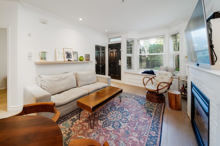 Photo 3 at 966 W 16th Avenue, Cambie, Vancouver West