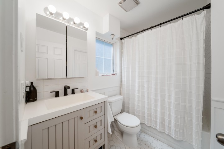 Photo 15 at 966 W 16th Avenue, Cambie, Vancouver West