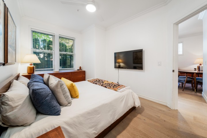 Photo 11 at 966 W 16th Avenue, Cambie, Vancouver West