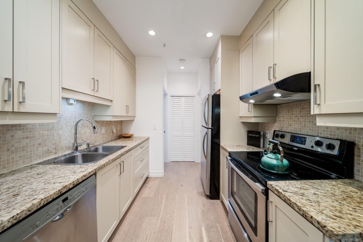 Photo 8 at 966 W 16th Avenue, Cambie, Vancouver West