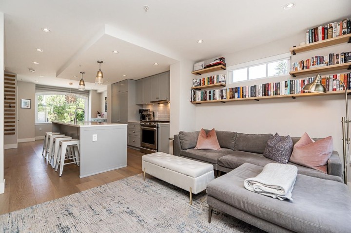 Photo 3 at 4320 Knight Street, Knight, Vancouver East