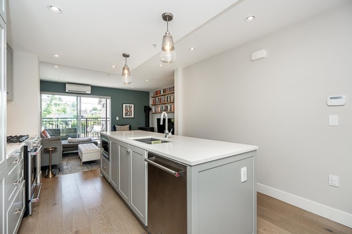 Photo 5 at 4320 Knight Street, Knight, Vancouver East