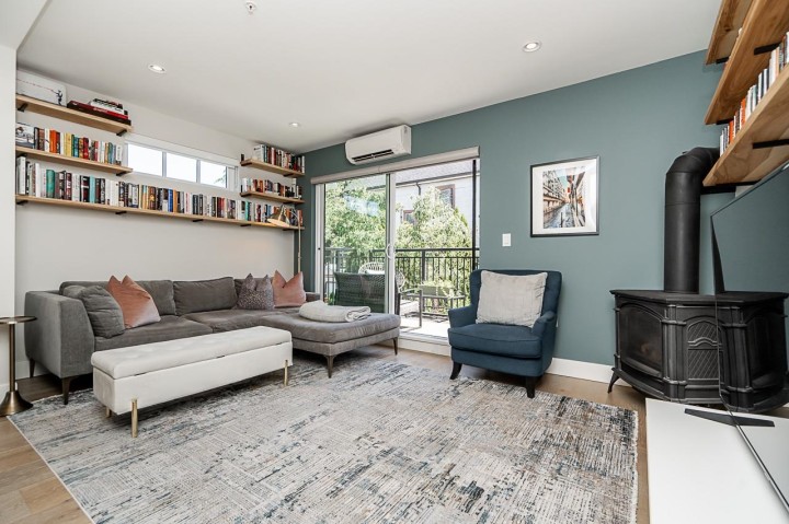 Photo 4 at 4320 Knight Street, Knight, Vancouver East