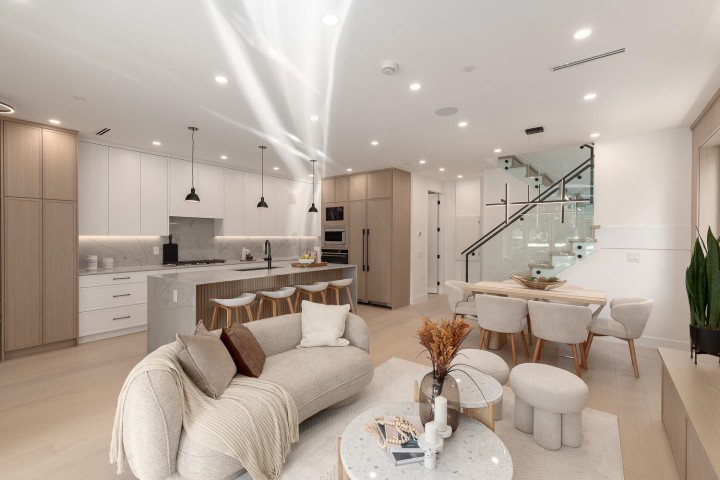 Photo 1 at 1 - 475 W 20th Avenue, Cambie, Vancouver West