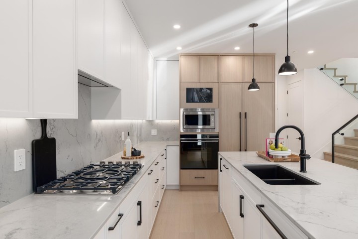 Photo 4 at 1 - 475 W 20th Avenue, Cambie, Vancouver West