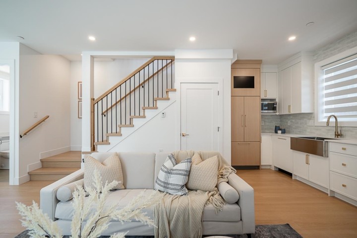 Photo 2 at 2103 E 33 Avenue, Victoria VE, Vancouver East