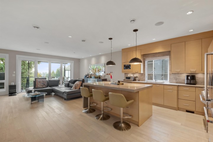 Photo 6 at 1033 Prospect Avenue, Canyon Heights NV, North Vancouver