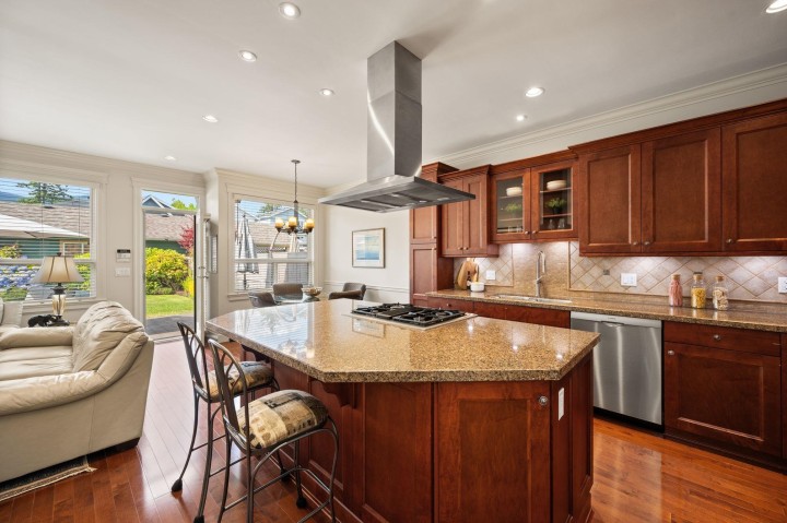 Photo 12 at 336 E 12th Street, Central Lonsdale, North Vancouver