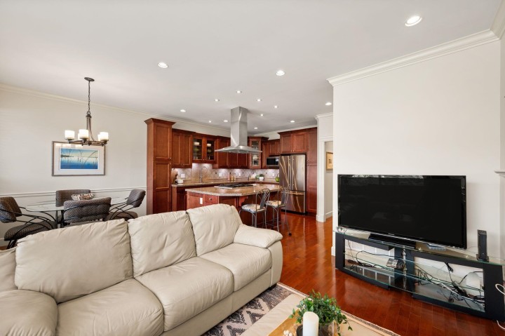 Photo 11 at 336 E 12th Street, Central Lonsdale, North Vancouver