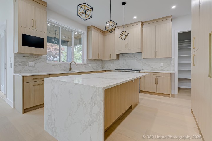 Photo 6 at 3252 Allan Road, Lynn Valley, North Vancouver