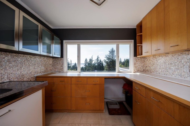 Photo 13 at 1249 Nepal Crescent, Ambleside, West Vancouver