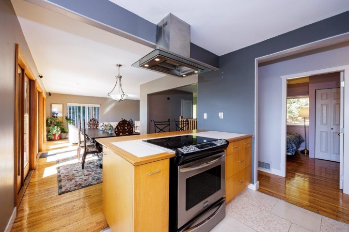 Photo 12 at 1249 Nepal Crescent, Ambleside, West Vancouver