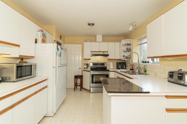 Photo 7 at 100 E Kensington Road, Upper Lonsdale, North Vancouver