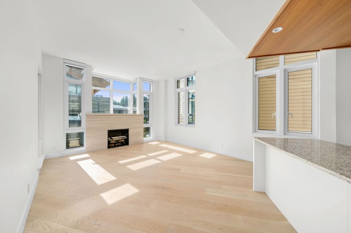 Photo 3 at 404 - 6699 Nelson Avenue, Horseshoe Bay WV, West Vancouver