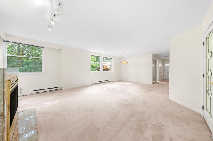 Photo 6 at 13 - 2425 Edgemont Boulevard, Mosquito Creek, North Vancouver