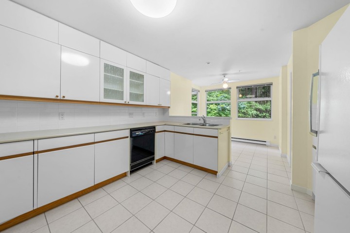 Photo 16 at 13 - 2425 Edgemont Boulevard, Mosquito Creek, North Vancouver