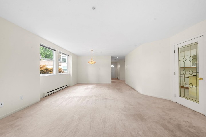 Photo 7 at 13 - 2425 Edgemont Boulevard, Mosquito Creek, North Vancouver