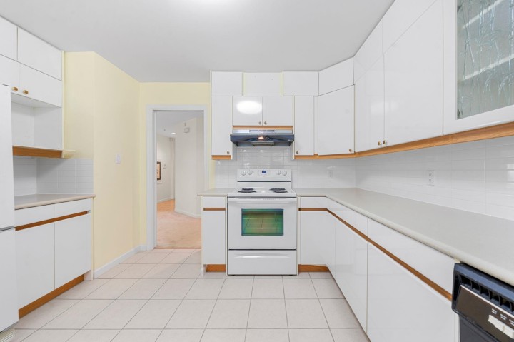 Photo 18 at 13 - 2425 Edgemont Boulevard, Mosquito Creek, North Vancouver