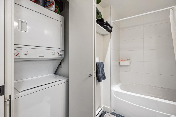 Photo 14 at 213 - 2511 Quebec Street, Mount Pleasant VE, Vancouver East