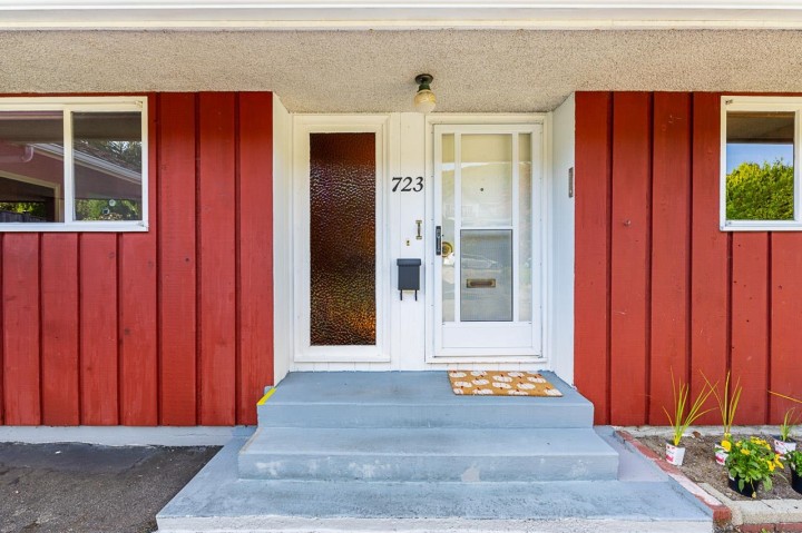 Photo 4 at 723 Handsworth Road, Forest Hills NV, North Vancouver