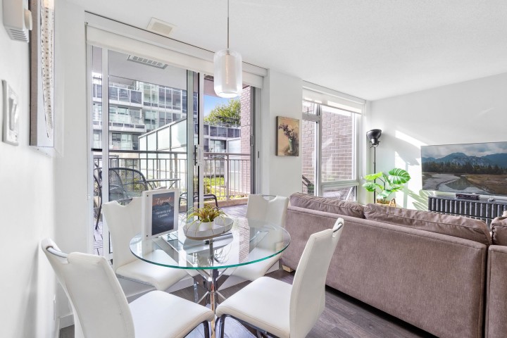 Photo 6 at 303 - 5665 Boundary Road, Collingwood VE, Vancouver East