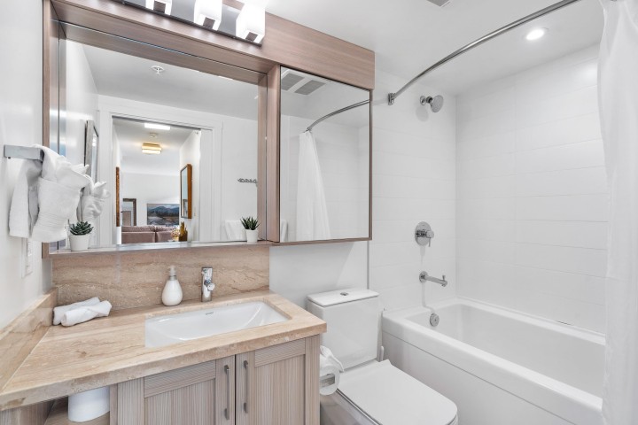 Photo 16 at 303 - 5665 Boundary Road, Collingwood VE, Vancouver East