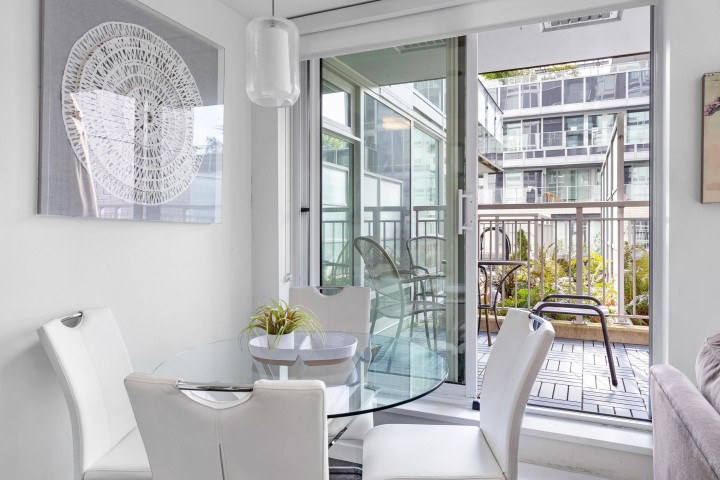 Photo 8 at 303 - 5665 Boundary Road, Collingwood VE, Vancouver East