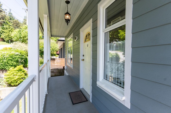 Photo 9 at 4370 Mountain Highway, Lynn Valley, North Vancouver