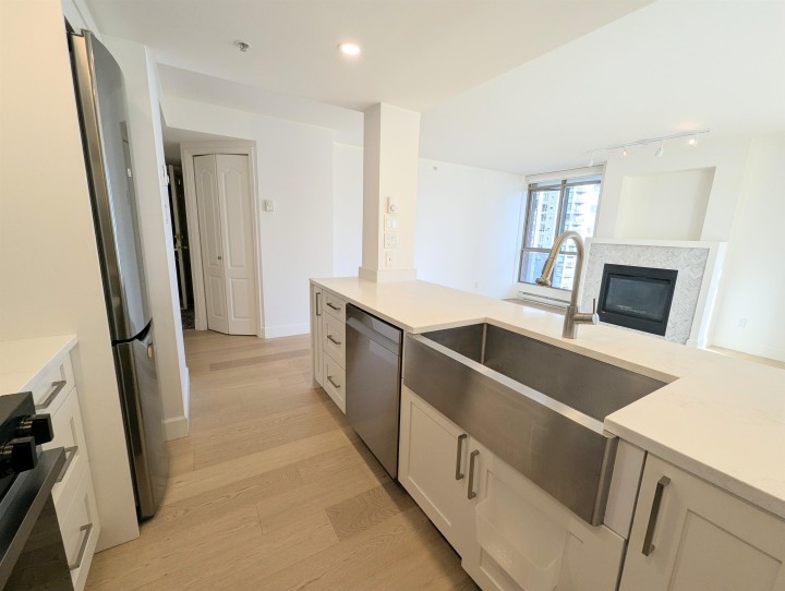 Photo 7 at 1903 - 867 Hamilton Street, Downtown VW, Vancouver West