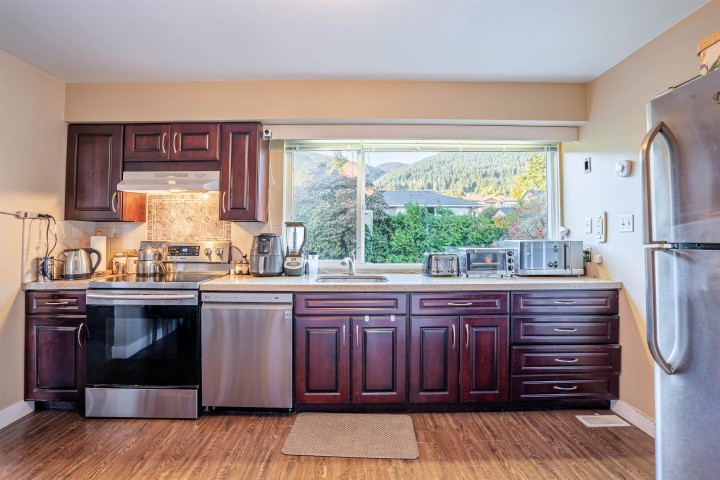 Photo 7 at 622 Croydon Place, Upper Delbrook, North Vancouver