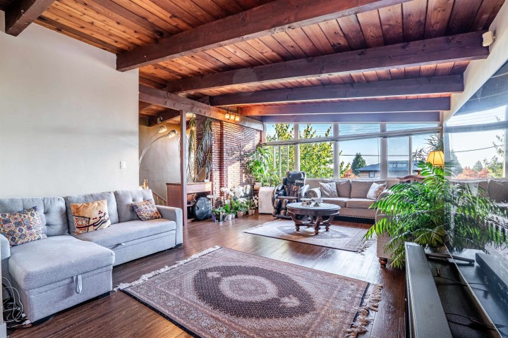 Photo 5 at 622 Croydon Place, Upper Delbrook, North Vancouver