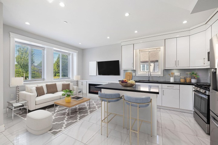 Photo 2 at 1 - 2430 E 41 Avenue, Killarney VE, Vancouver East