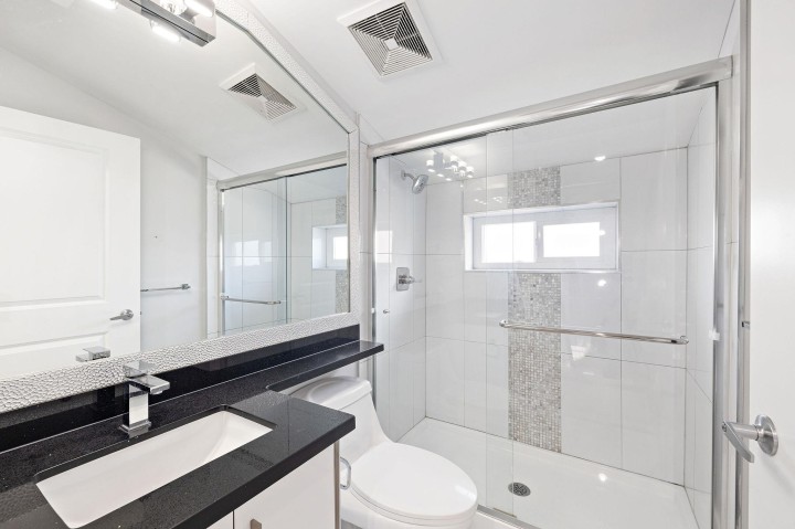 Photo 13 at 1 - 2430 E 41 Avenue, Killarney VE, Vancouver East