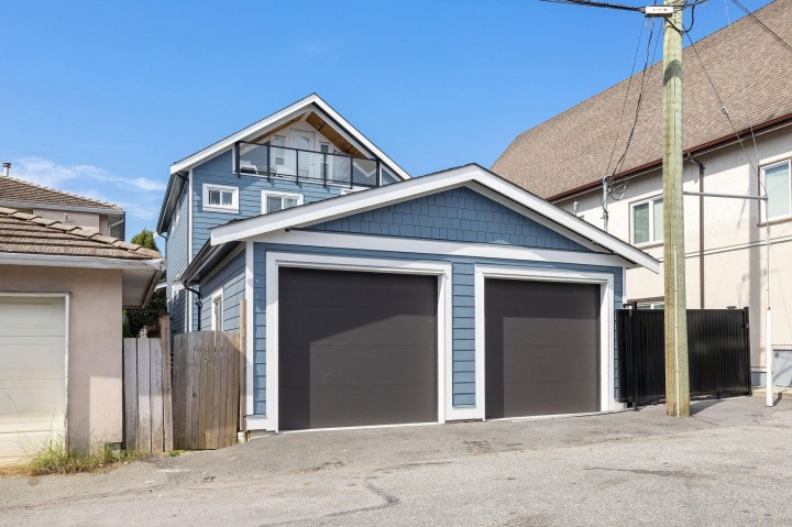 Photo 16 at 1 - 2430 E 41 Avenue, Killarney VE, Vancouver East