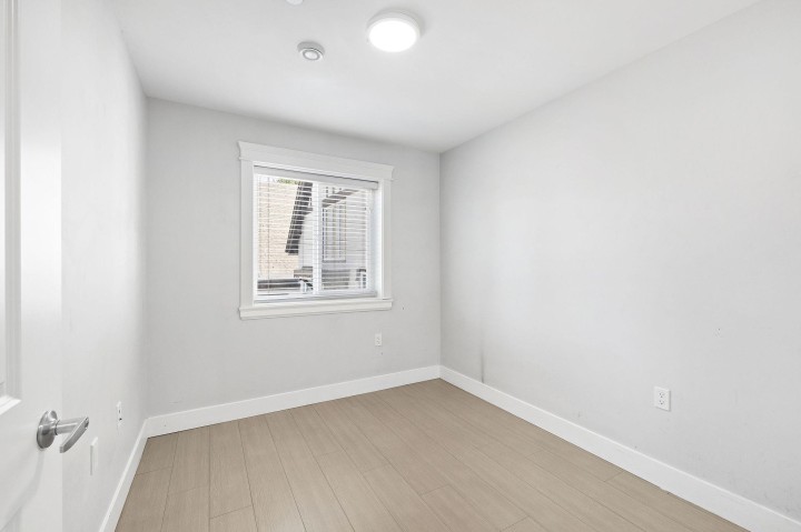 Photo 34 at 1 - 2430 E 41 Avenue, Killarney VE, Vancouver East