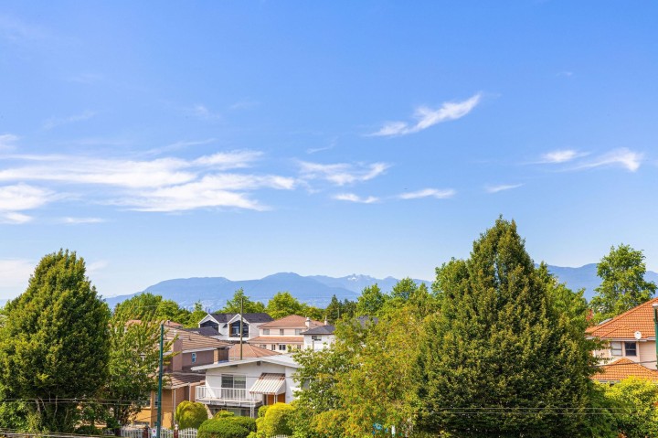 Photo 37 at 1 - 2430 E 41 Avenue, Killarney VE, Vancouver East