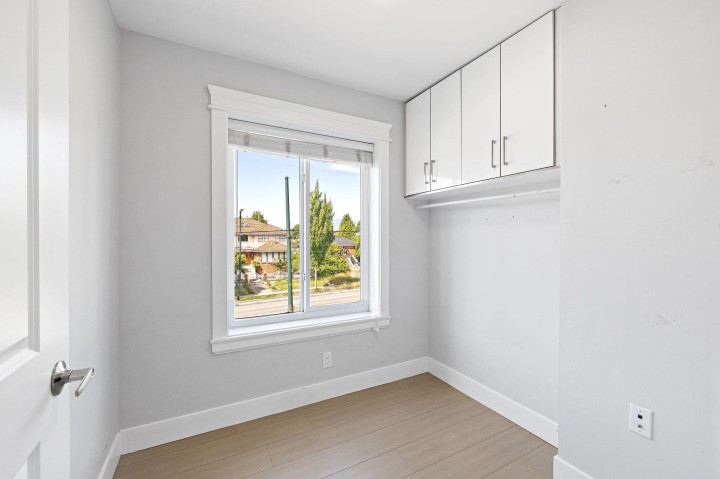 Photo 15 at 1 - 2430 E 41 Avenue, Killarney VE, Vancouver East