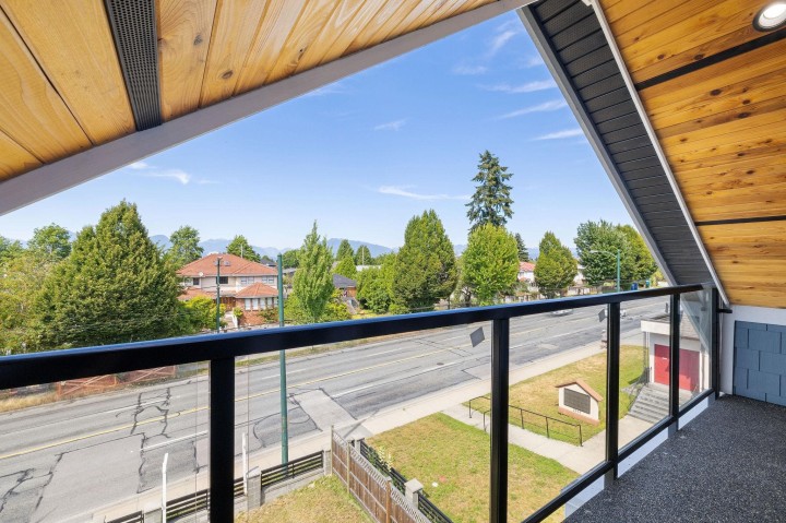 Photo 21 at 1 - 2430 E 41 Avenue, Killarney VE, Vancouver East