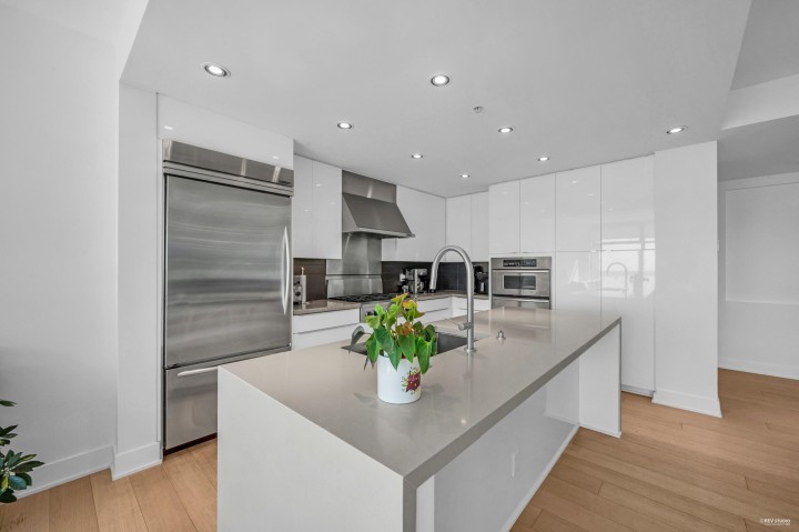 Photo 13 at 401 - 3315 Cypress Place, Cypress Park Estates, West Vancouver