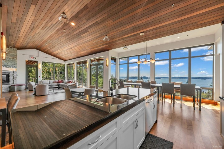 Photo 32 at 401 - 3315 Cypress Place, Cypress Park Estates, West Vancouver