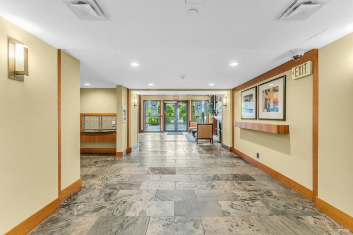 Photo 28 at 401 - 3315 Cypress Place, Cypress Park Estates, West Vancouver