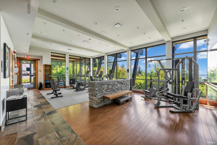 Photo 33 at 401 - 3315 Cypress Place, Cypress Park Estates, West Vancouver