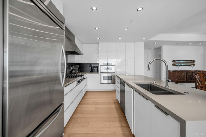 Photo 14 at 401 - 3315 Cypress Place, Cypress Park Estates, West Vancouver