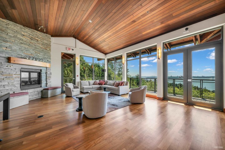 Photo 31 at 401 - 3315 Cypress Place, Cypress Park Estates, West Vancouver