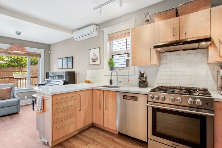 Photo 4 at 1351 Maple Street, Kitsilano, Vancouver West