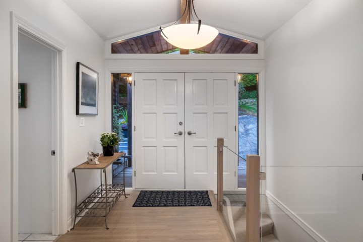 Photo 2 at 4615 Woodgreen Drive, Cypress Park Estates, West Vancouver